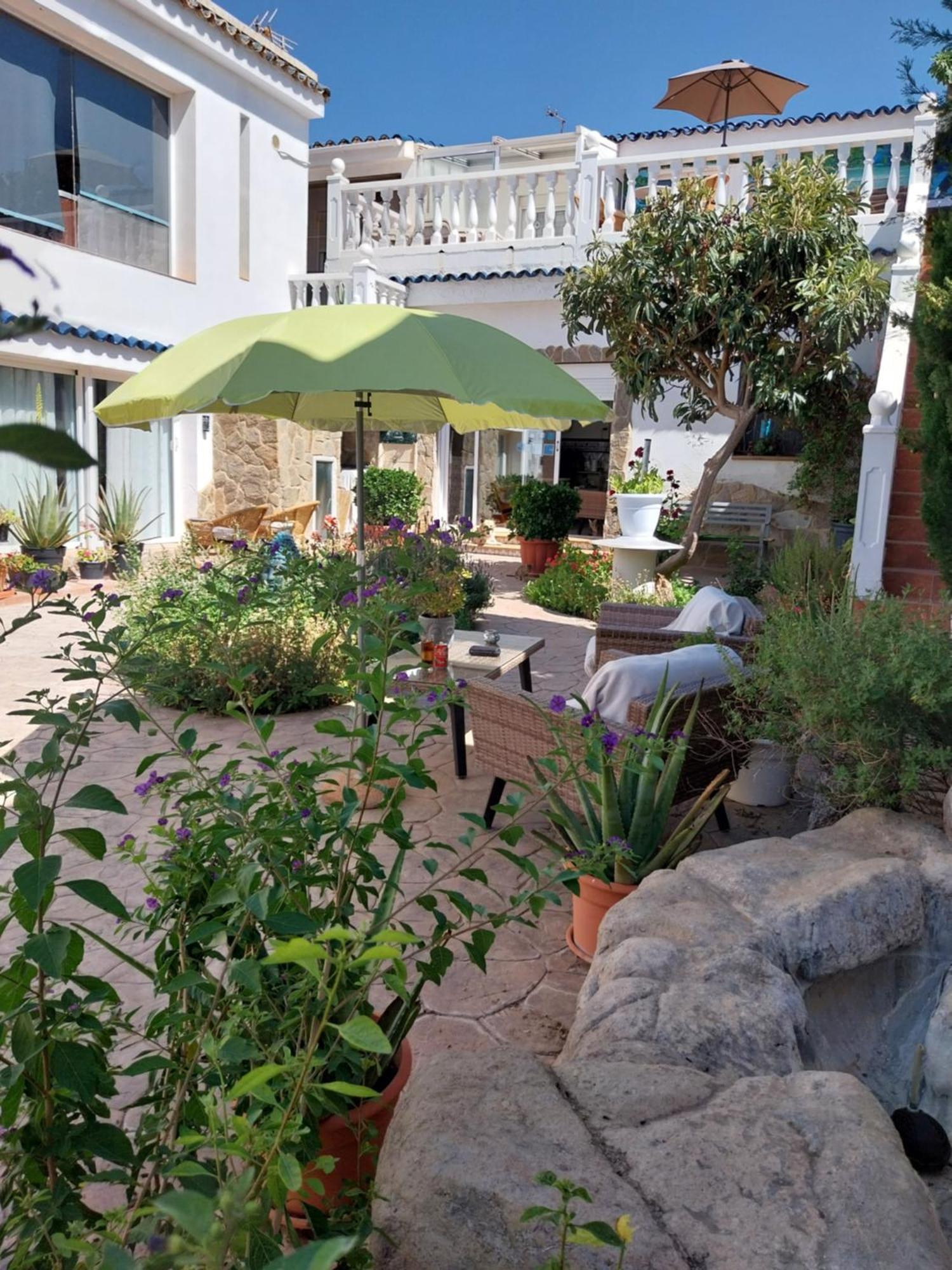 Casas de Cuadra Pension Isla - Couples Only מראה חיצוני תמונה